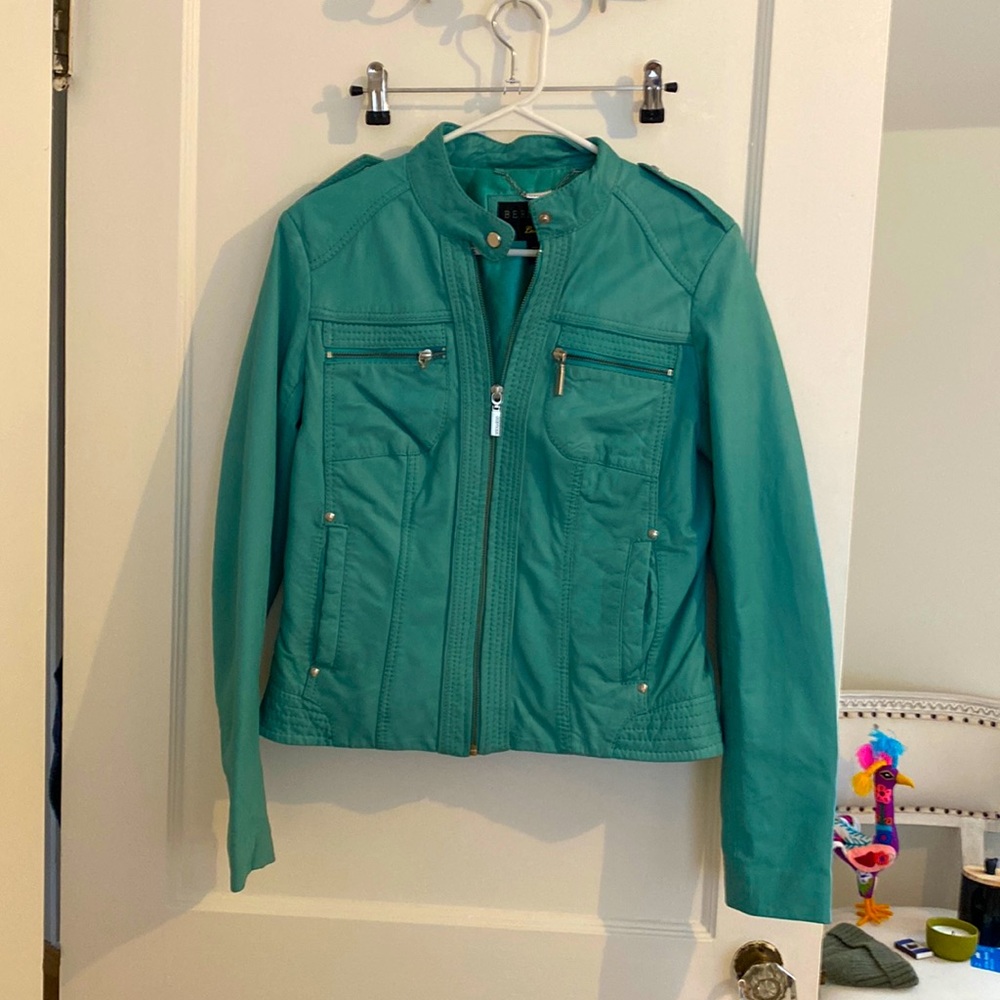 Bernardo leather bomber jacket size small